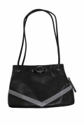 Czarna torebka na ramię marki Gigi