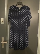 Warehouse sukienka modny wzór ptaki łabędzie nowa hit roz.42