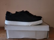 Bianco zamsz czarne, białe podeszwy r 46 Ideał