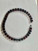 Dodaj blasku – wybierz bordowe korale z charakterem