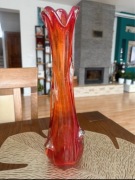 Czerwony pomaranczowy szklany wazon sekacz zabkowice prl vintage retro