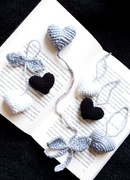 Zestaw serduszek wykonany na szydełku, zakładka do książki,breloki