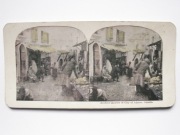 081 Fotografia stereoskopowa - ulica, stragany, ludzie, stara Algieria