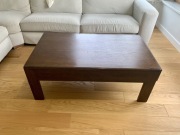 Matkowski stolik kawowy z ukrytymi szufladami na samodomyku 120x70x45