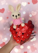 Box Walentynkowy z wiecznych róż oraz misia 