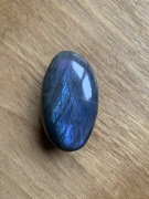 Kamień palmowy labradoryt .