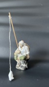 Figurka ceramiczna rybaka
