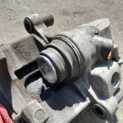 Zacisk hamulcowy Ford C-max Volvo tył L