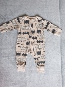 Beżowe rampersy 68-74 Cool Club by Smyk pajacyk śpioszki piżama pajac śpioc