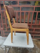 Krzesła drewniane do jadalni lata 70.