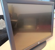 Monitor ELO z dotykiem
