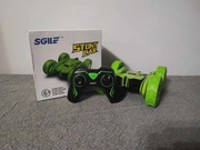 Samochodzik kaskaderski zdalnie sterowany zielony.