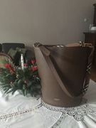 Oryginalna torebka Burberry – klasyczna elegancja