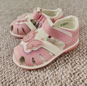 Sandałki dziecięce nowe wygodne urocze lekkie rozmiar 23