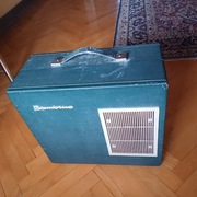 Gramofon walizkowy ze wzmacniaczem Typ WG-252 z roku 1967 seria 01. 