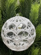 Bombka szydełkowa - rękodzieło-kolor biały