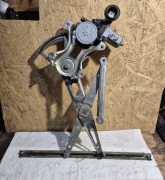 Toyota yaris II eu mechanizm podnoszenia szyby prawy przód oryginalny 