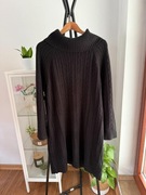 Czarna zimowa sweterkowa sukienka z golfem plus size