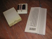 commodore c64 magnetofon stacja dysków zestaw komputer 