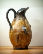 Dzbanek ceramiczny z pracowni GRES D'ART LOSSON. 