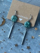 Piękne kolczyki ze stali nierdzewnej i żywicy