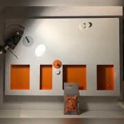 Tablica magnetyczna z zegarem IKEA z magnesami