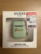 silikonowe etui marki Guess na słuchawki AirPods 1. i 2. generacji