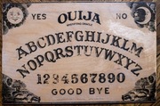 Tablica Ouija wywoływanie duchów halloween plansza