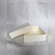 Pudełko z wieczkiem na upominki decoupage