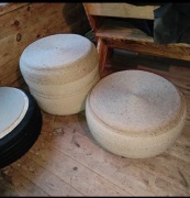 Rękodzieło. Meble  na kółkach ze starych opon. 