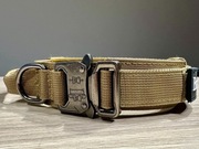 Obroża taktyczna dla psa – HEAVY DUTY – klamra COBRA – 35–43 cm – piaskowa
