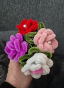 Różyczki z drucików kreatywnych