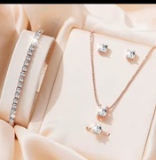 Komplet biżuterii damskiej 