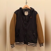 Oryginalna kurtka Vans rozmiar L