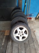 Felgi stalowe strukturalne 16 cali komplet opon zimowych i letnich 