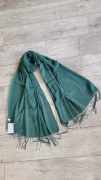 Viskoze ciemnozielony szalik gładki z frędzlami