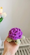 Żółwik w kształcie kwiatuszka na szydełku handmade, dekoracja