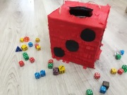 Mini piniata kostka do gry