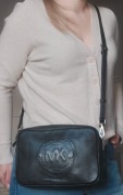 Michael Kors skórzana czarna torebka listonoszka crossbody skóra naturalna