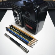 Temperówka Derwent Super Point (gw. 23-mc) + temp. Koh-I-Noor i ołówki!