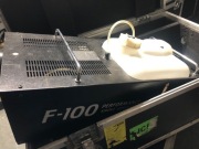 Sceniczna maszyna/wytwornica dymu F-100 DMX + case