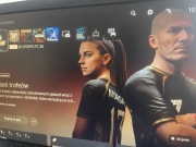 PlayStation 5 z padem 