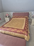 Piękna satynowa narzuta na duże łóżko 220x240 bordowo-złota