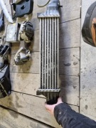 Chłodnica powietrza intercooler mercedes w208 w202 a2025001100