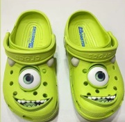 Crocs Klapki Potwory i spółka Monsters, Inc. Mike Wazowski Classic Clog