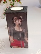 Amy Winehouse świecznik drewniany 