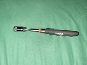 Chwytak magnes teleskopowy YATO YT-06611 z diodą 750 mm