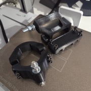 Mocowanie uchwyt amortyzatora skrętu KUKIRIN G2 Master