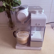 Ekspres do kawy DeLonghi EN560 Nespresso