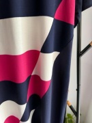 Zwiewna sukienka z wiskozy plus size geometryczny wzór